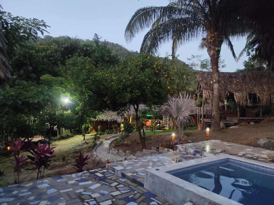 אל סאינו Eco Hostal Monolandia מראה חיצוני תמונה